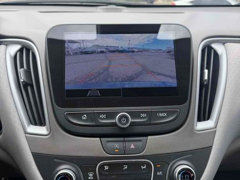 Used 2025 Chevrolet Malibu LT FWD image 17