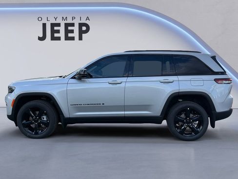 New 2025 Jeep Grand Cherokee Limited w/ Luxury Tech Group II image 2