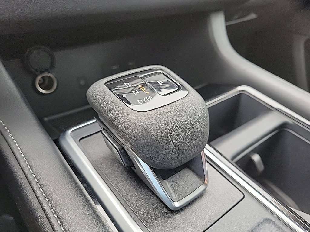 Used 2025 Nissan Pathfinder SL AWD/4WD image 28