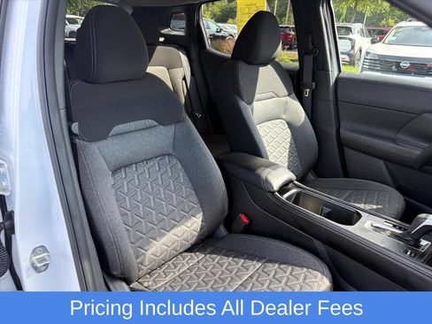 Certified 2025 Nissan Kicks SV AWD/4WD image 20