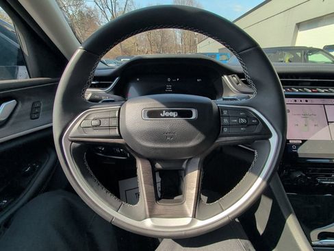 Certified 2023 Jeep Grand Cherokee L Limited AWD/4WD image 21