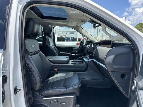 Used 2025 Ford Expedition Platinum AWD/4WD image 28