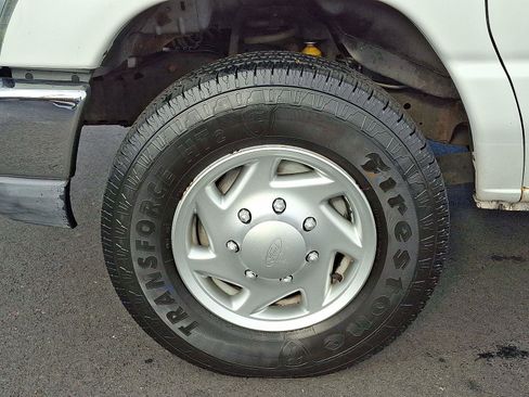 Used 2011 Ford E-350 and Econoline 350 XLT image 9