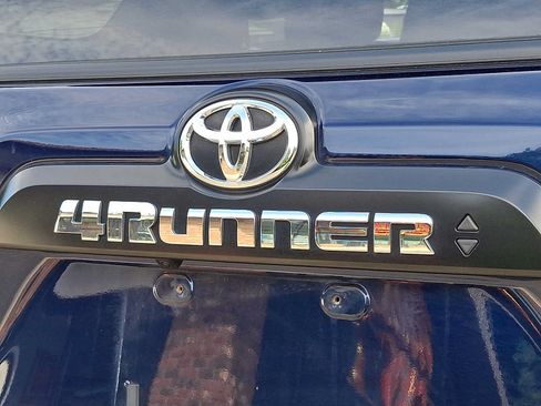 Used 2023 Toyota 4Runner TRD Off-Road Premium w/ Moonroof Package AWD/4WD image 35