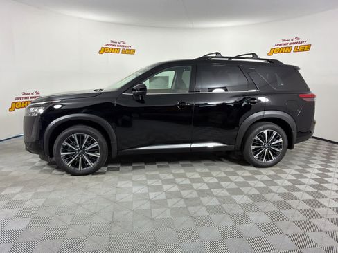 New 2026 Nissan Pathfinder Platinum FWD image 2