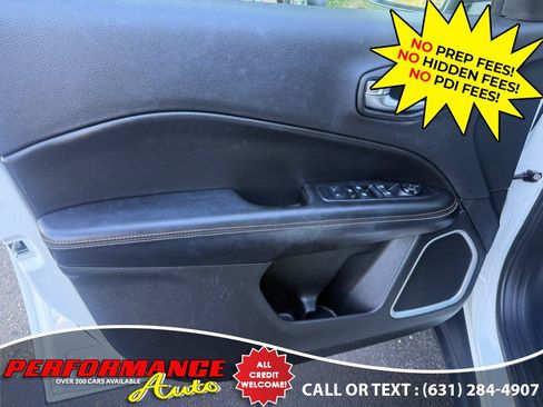 Used 2019 Jeep Compass Latitude w/ Cold Weather Group AWD/4WD image 28