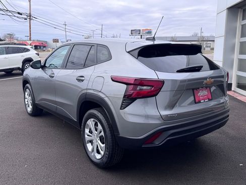 Used 2024 Chevrolet Trax LS w/ Driver Confidence Package image 3