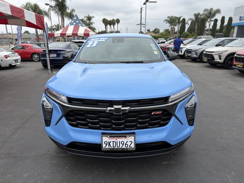 Used 2024 Chevrolet Trax RS FWD image 3