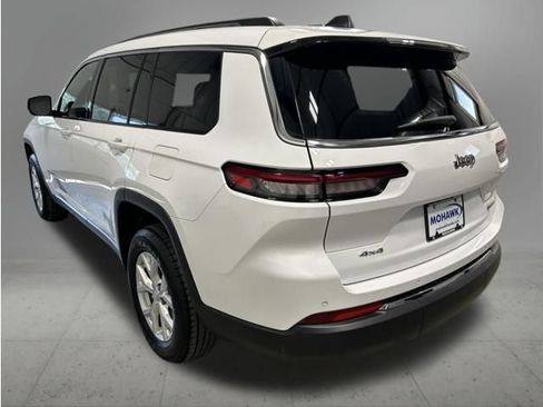 Used 2023 Jeep Grand Cherokee L Limited AWD/4WD image 3