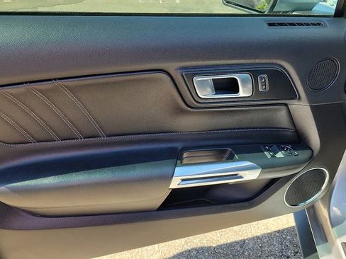 Used 2022 Ford Mustang Premium image 11