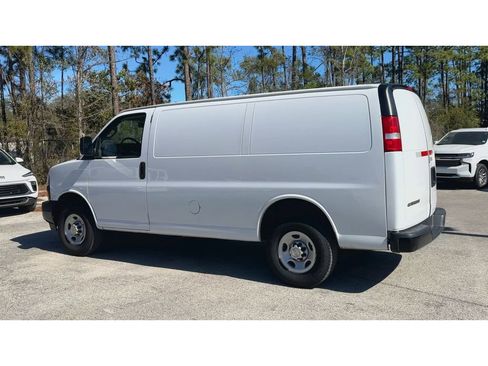 Used 2023 Chevrolet Express 2500 w/ Driver Convenience Package RWD image 2