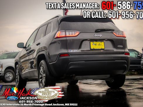 Used 2019 Jeep Cherokee Latitude Plus image 5