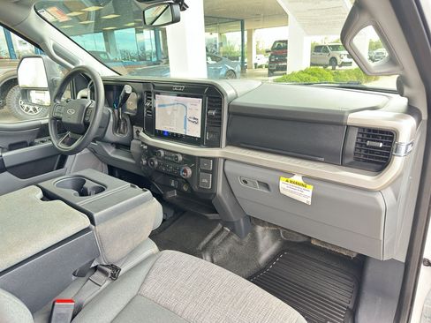 Used 2025 Ford F250 XLT w/ Black Appearance Package AWD/4WD image 31