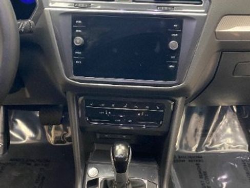 Used 2023 Volkswagen Tiguan SE FWD image 23
