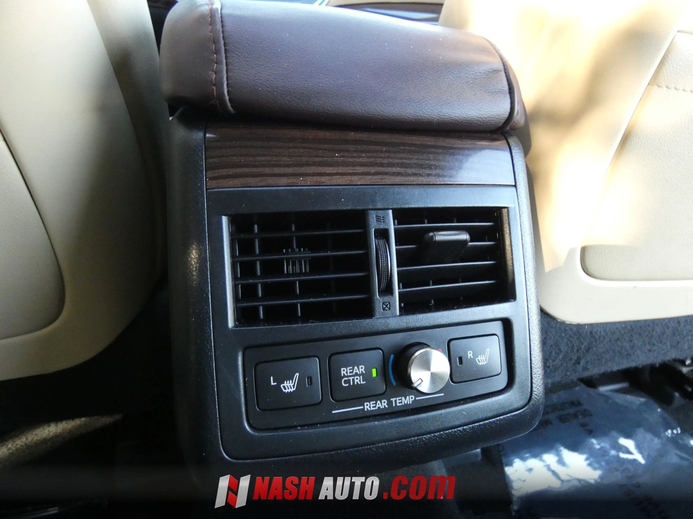 Used 2013 Toyota Avalon Limited FWD image 43