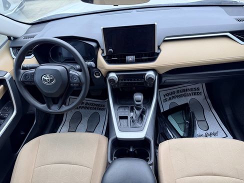 Used 2023 Toyota RAV4 XLE w/ Convenience Package image 27