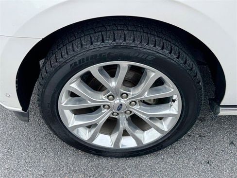 Used 2019 Ford Expedition Platinum image 13