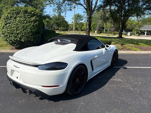 Used 2020 Porsche 718 Boxster Spyder RWD image 4