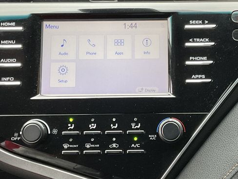 Used 2018 Toyota Camry LE FWD image 16
