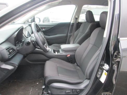 Used 2022 Subaru Outback Premium image 4