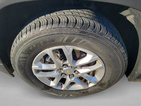 Used 2021 Chevrolet Traverse LT image 9