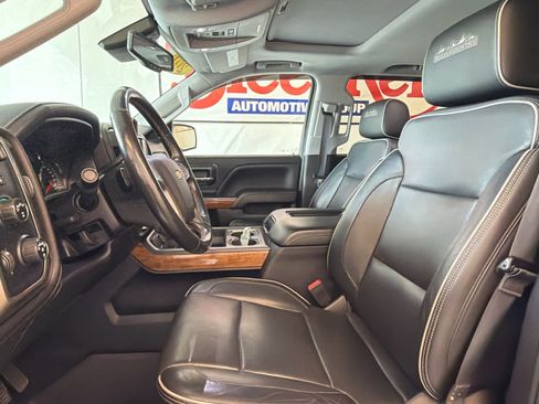 Used 2018 Chevrolet Silverado 1500 High Country AWD/4WD image 14