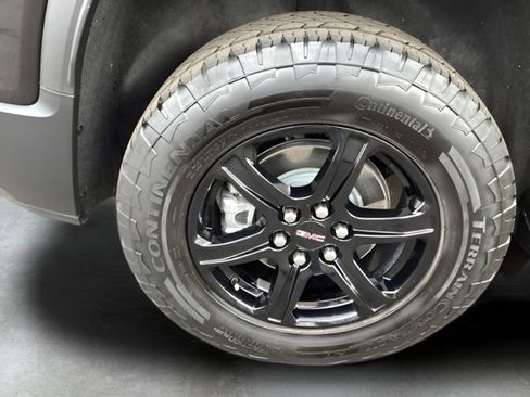 Used 2023 GMC Acadia AT4 w/ Technology Package image 11