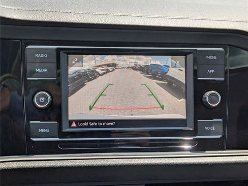 Used 2021 Volkswagen Jetta SE w/ SE Cold Weather Package FWD image 28
