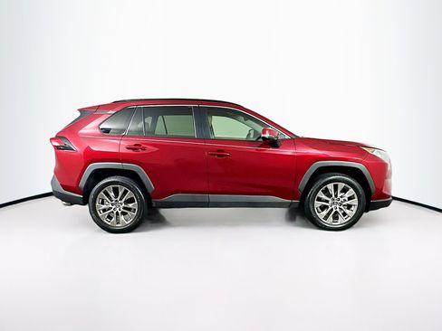 Used 2019 Toyota RAV4 XLE Premium image 10