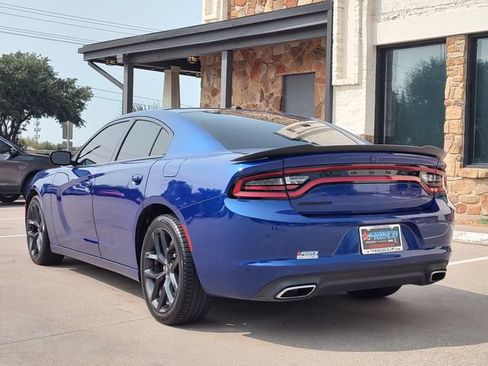 Used 2021 Dodge Charger SXT w/ Blacktop Package RWD image 5
