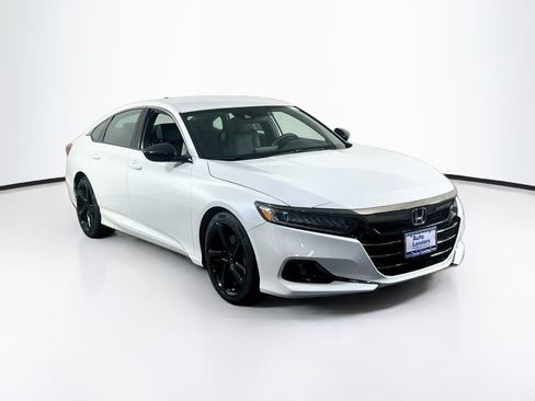 Used 2022 Honda Accord Sport image 3