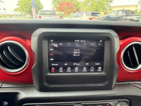 Used 2020 Jeep Wrangler Unlimited Rubicon w/ LED Lighting Group AWD/4WD image 27