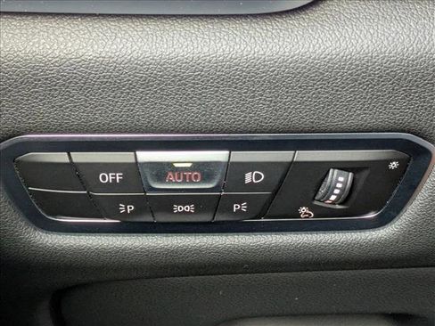 Used 2022 BMW X5 xDrive40i w/ M Sport Package image 12