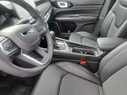 New 2026 Jeep Compass Latitude image 19