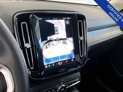 Certified 2025 Volvo XC40 B5 Plus image 30