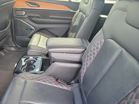 Used 2022 Jeep Grand Cherokee L Summit AWD/4WD image 11