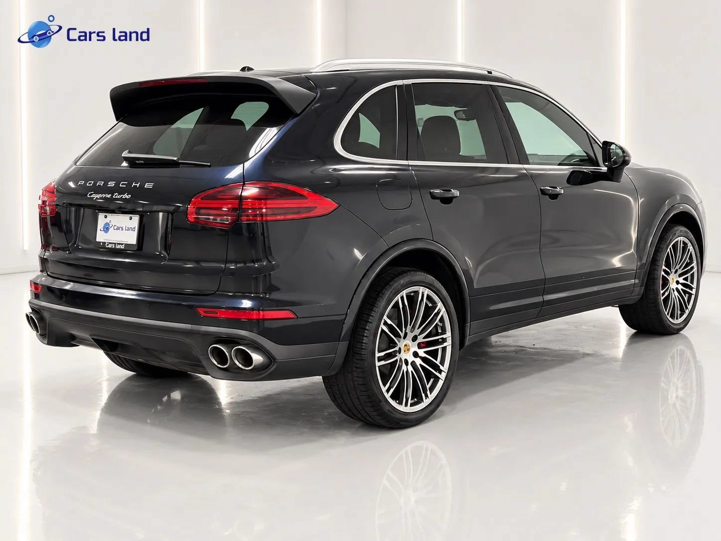 Used 2016 Porsche Cayenne Turbo AWD/4WD image 3