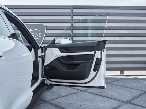 Used 2023 Porsche Taycan 4S w/ Premium Package image 21