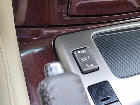 Used 2014 Lexus LX 570 4WD image 24