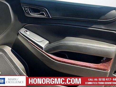 Used 2018 GMC Yukon SLT AWD/4WD image 25