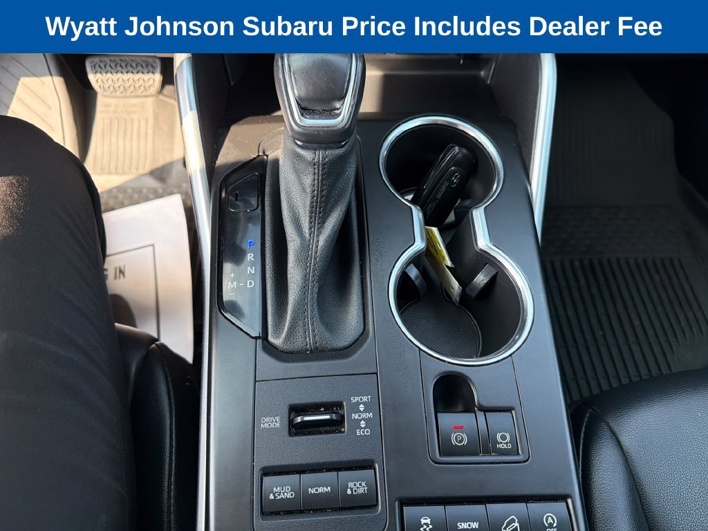 Used 2021 Toyota Highlander XLE AWD/4WD image 29