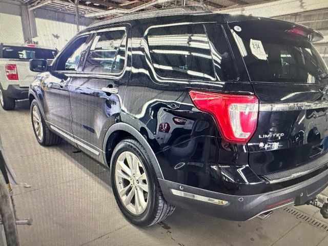 Used 2018 Ford Explorer Limited w/ Equipment Group 301A FWD image 8