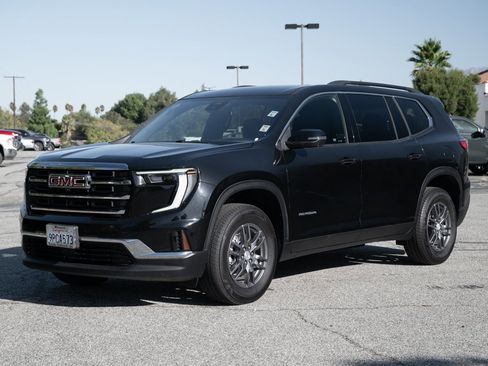 Used 2025 GMC Acadia Elevation image 8