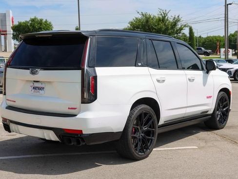 Used 2023 Cadillac Escalade V w/ LPO, ONYX Package AWD/4WD image 3