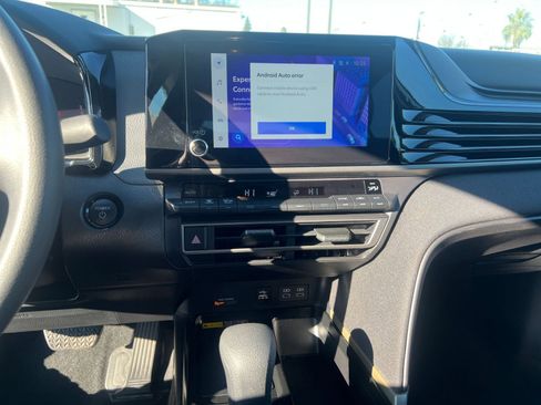 Used 2025 Toyota Camry LE image 18