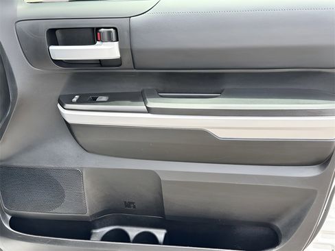 Used 2021 Toyota Tundra SR5 w/ Convenience Package image 29