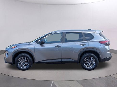 Used 2024 Nissan Rogue S AWD/4WD image 2