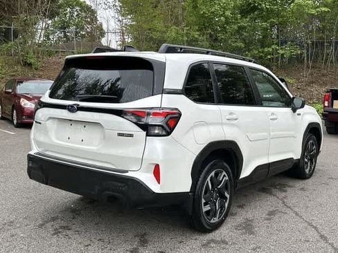 Certified 2025 Subaru Forester Premium AWD/4WD image 26