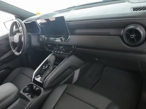 Used 2024 Chevrolet Colorado Trail Boss image 25