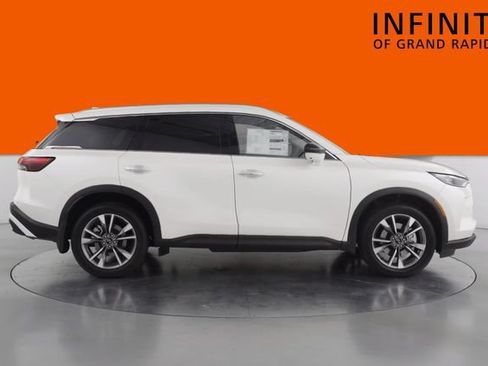 Used 2025 INFINITI QX60 Luxe AWD/4WD image 8